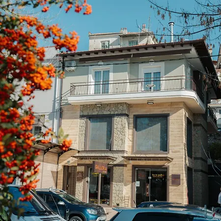 Casa Bianca Luxury Lakefront 2br 2ba Kastoria