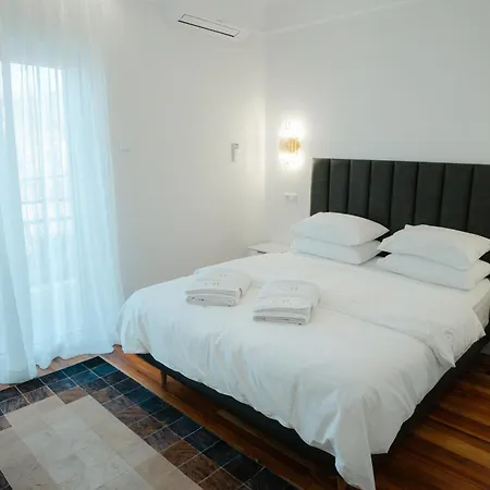 Casa Bianca Luxury Lakefront 2br 2ba Apartment Kastoria